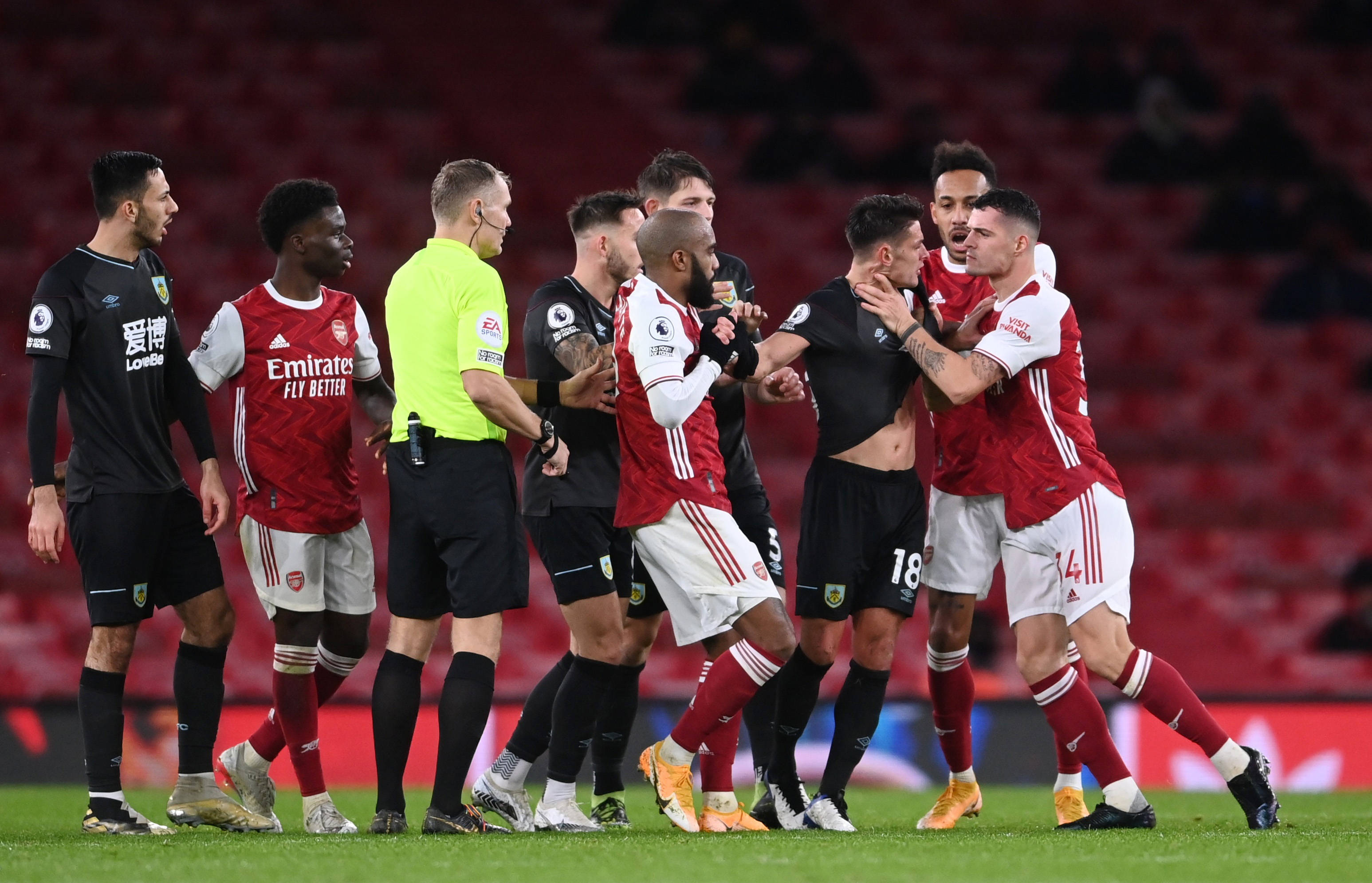 两翼齐飞的 两翼齐飞的