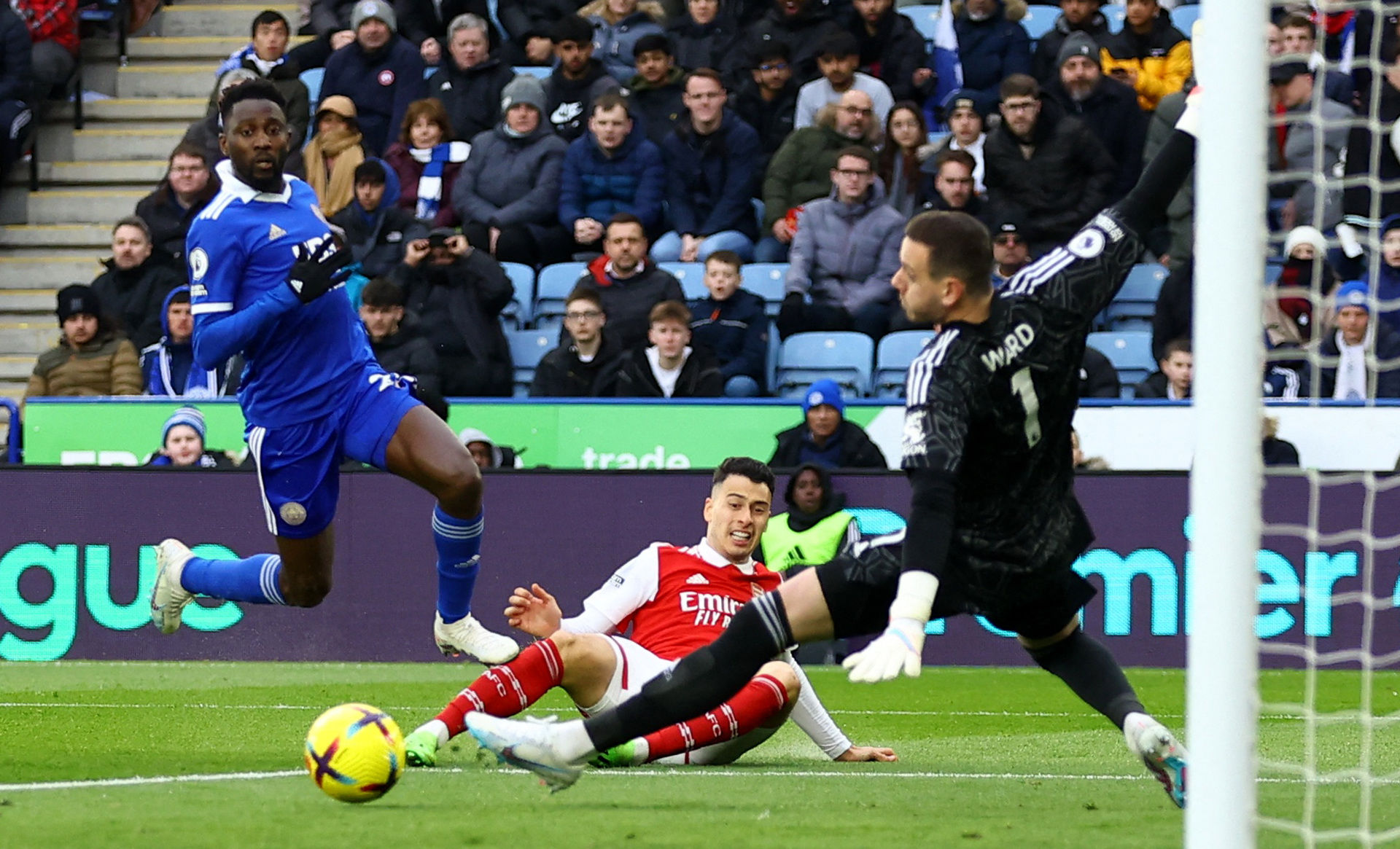 而在防守时 而在防守时